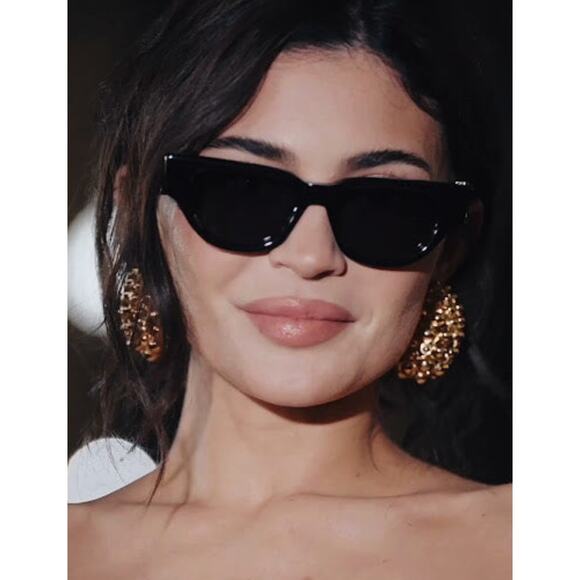 NEW Valentino V-Due VLS103-D Purple Cat Eye Sunglasses